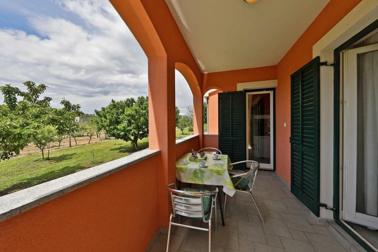 Villa Easyliving House Near Zadar à Posedarje Extérieur photo